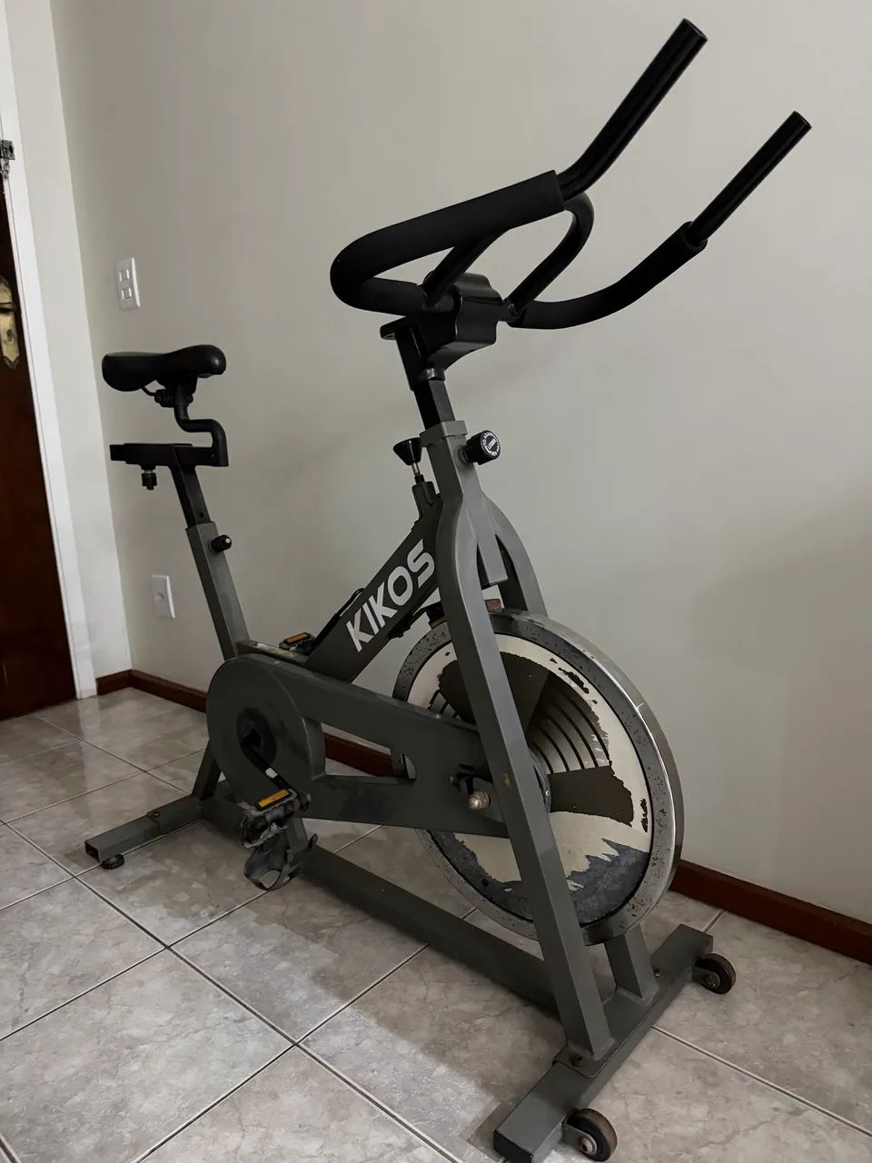 Bicicleta Ergométrica/Spinning Kikos F5i  - Foto 2