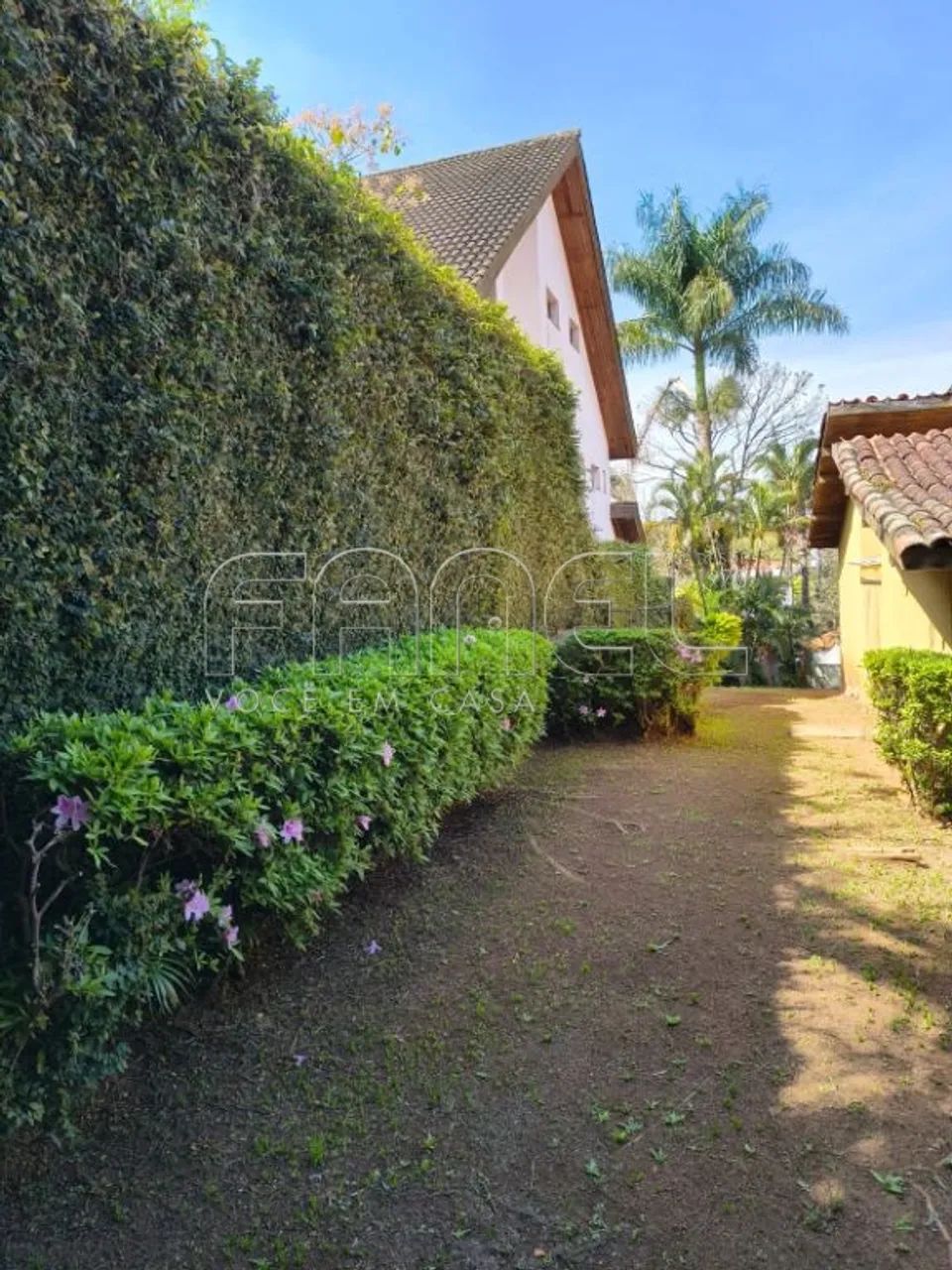 Casa em terreno com 438m², 3 vagas| Jardim Leonor. - Foto 5