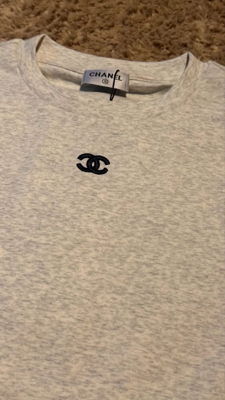T-shirt Chanel cinza G - Foto 3