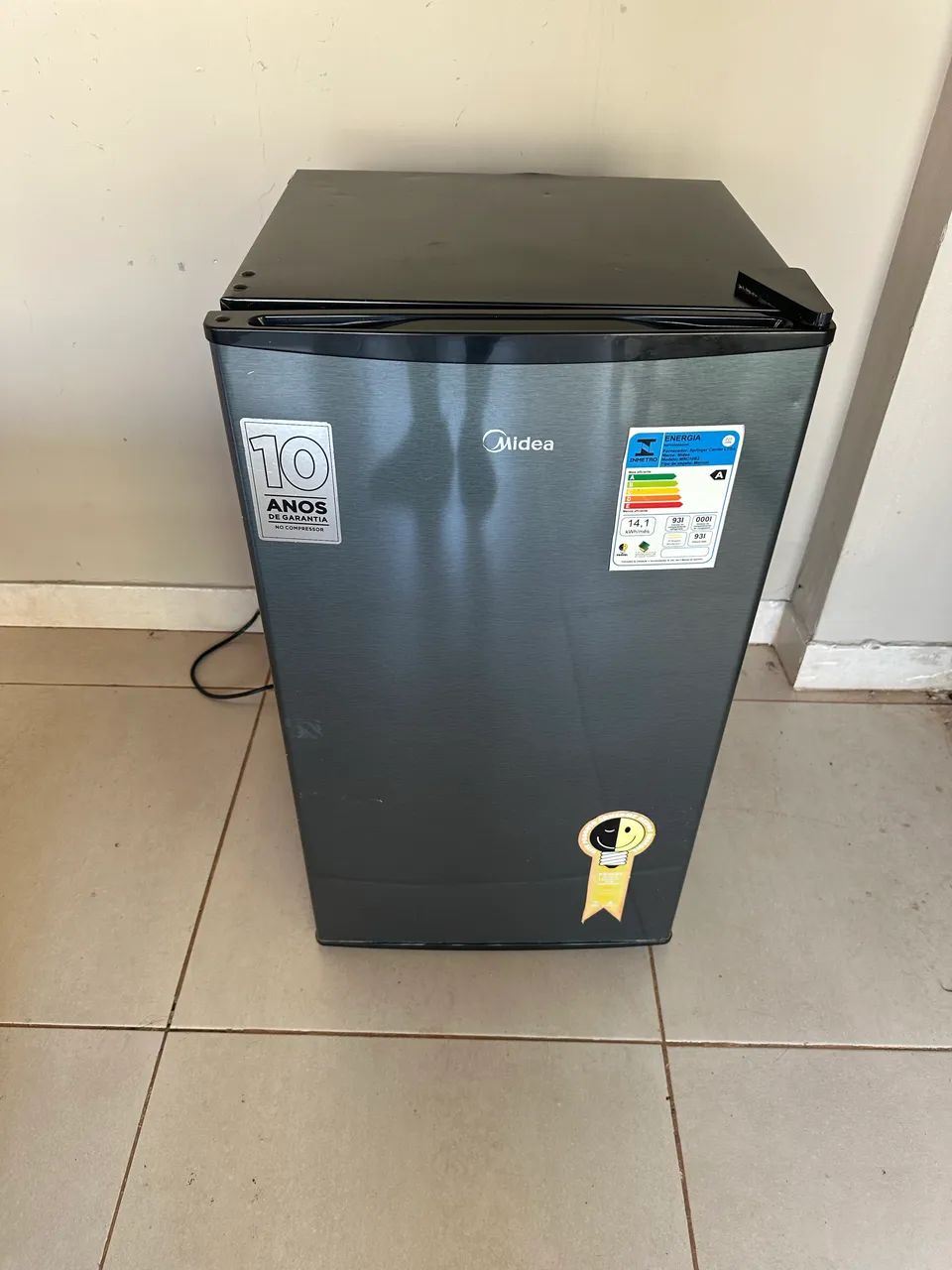 Frigobar inverter Mideia 93L