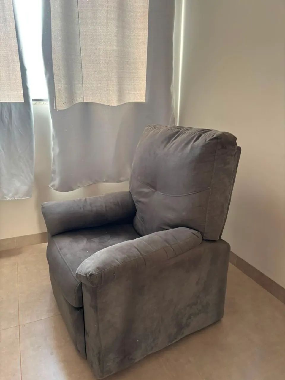 Vendo poltrona reclinável  - Foto 3