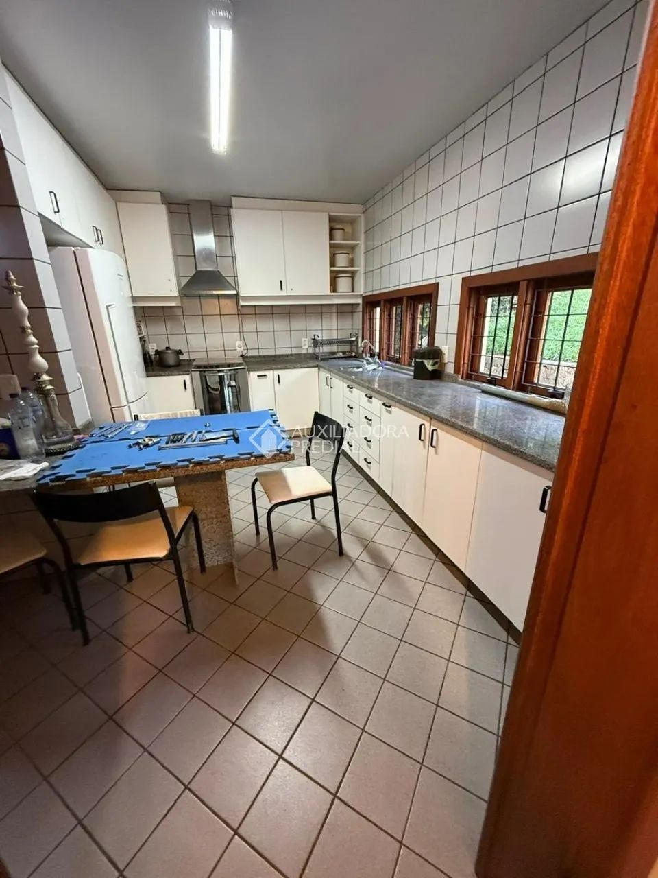 Casa em Coqueiros com 1 suíte master + 2 demi-suítes - Foto 5