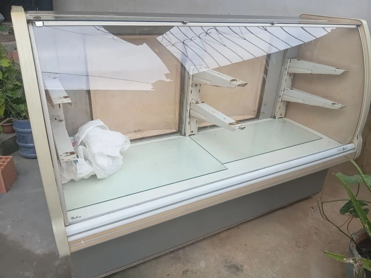 Vende se esse balcão expositor 