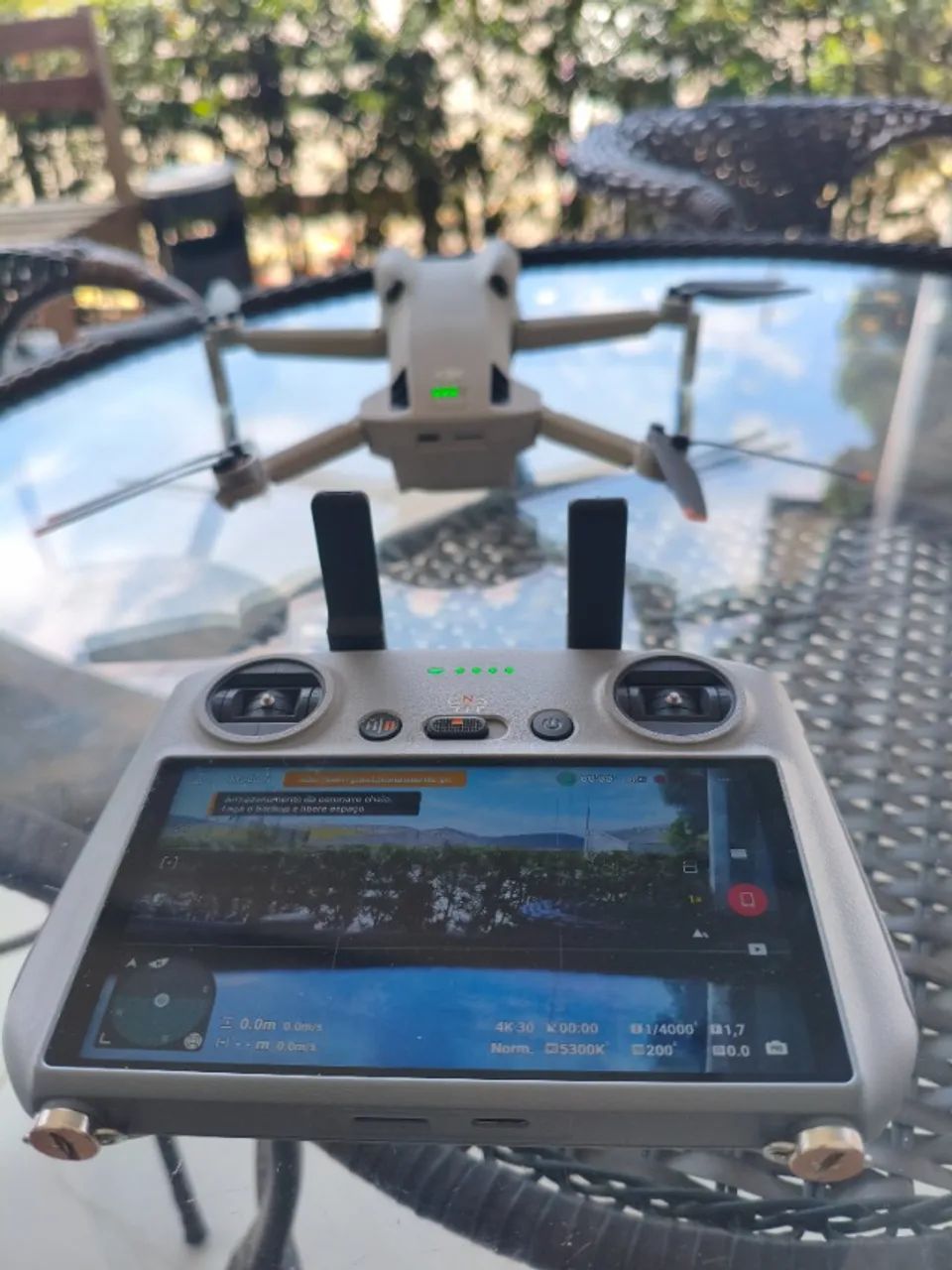 Drone mini 4 pro fly more controle rc2 com tela