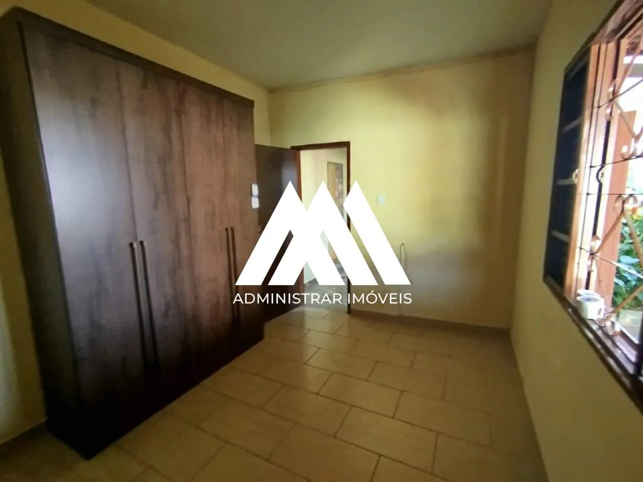 Vendo casa no Cerqueira Lima com amplo espaço! - Foto 5