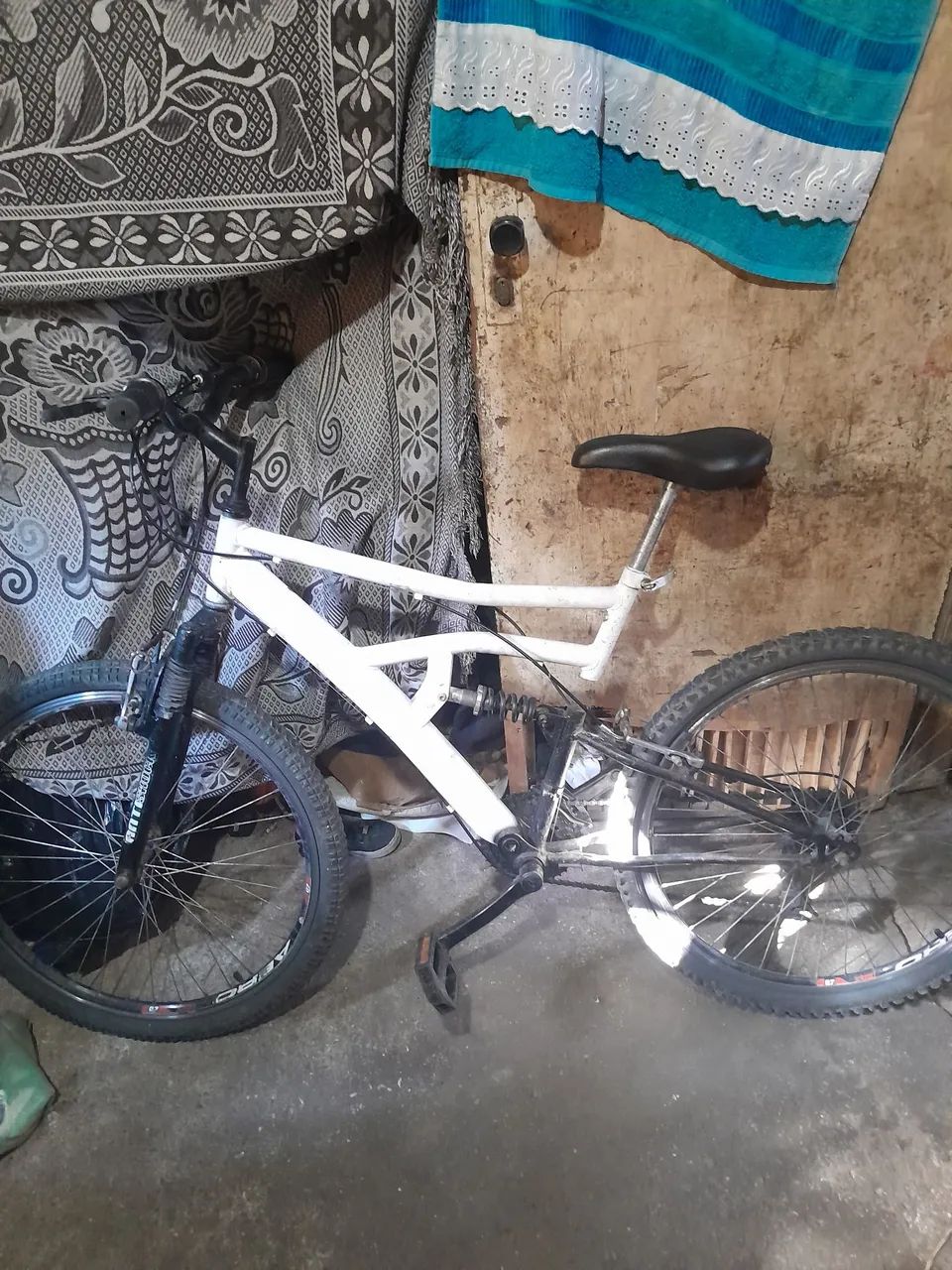 Vendo uma bicicleta boa pode testar na hora dando uma volta
