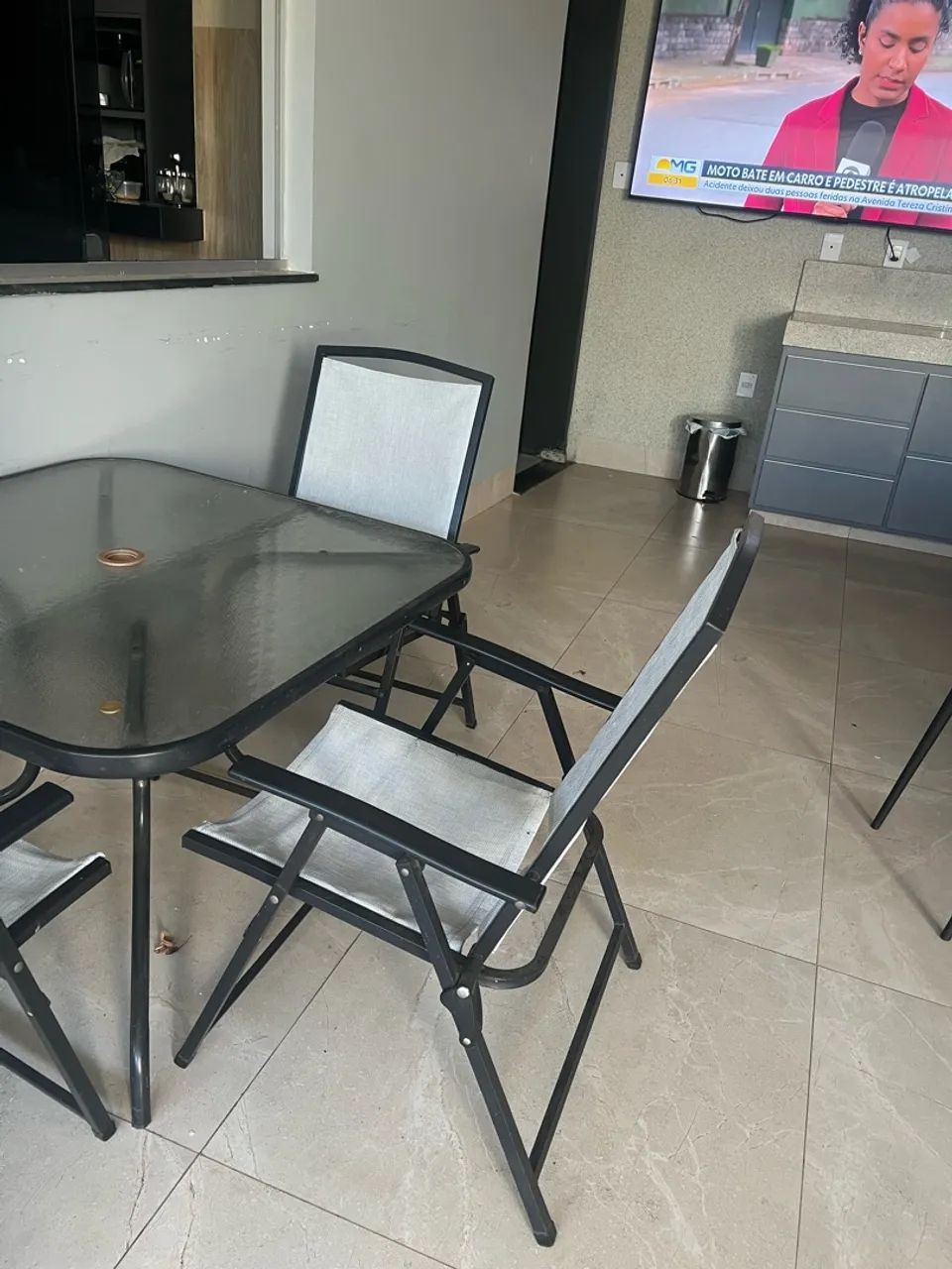 Mesa com 4 cadeiras - Foto 3