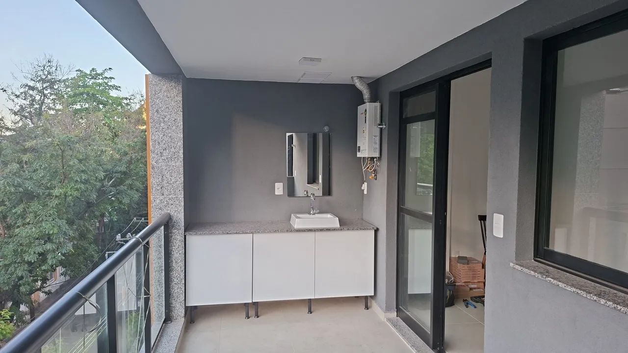Lindo recém construído ótima localização  - Foto 5