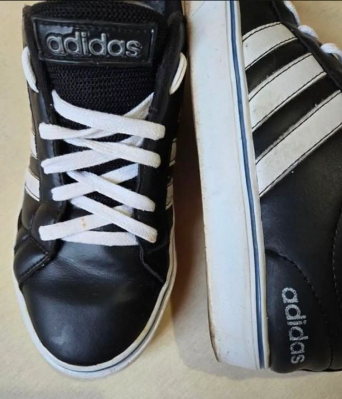 Tênis Adidas Original de Couro