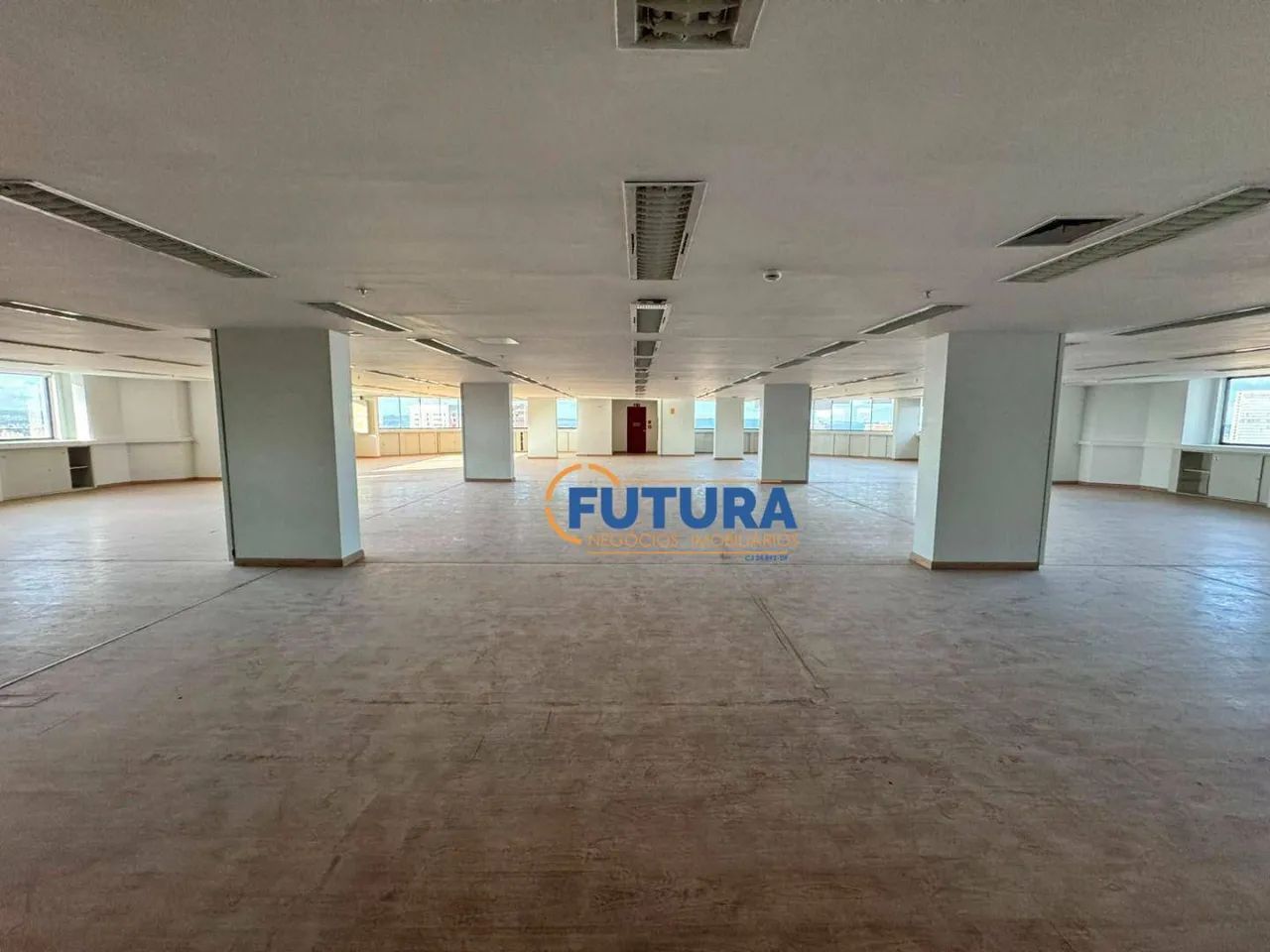 Sala comercial com 638 m² Ed. Varig - Asa Norte - Brasília/DF