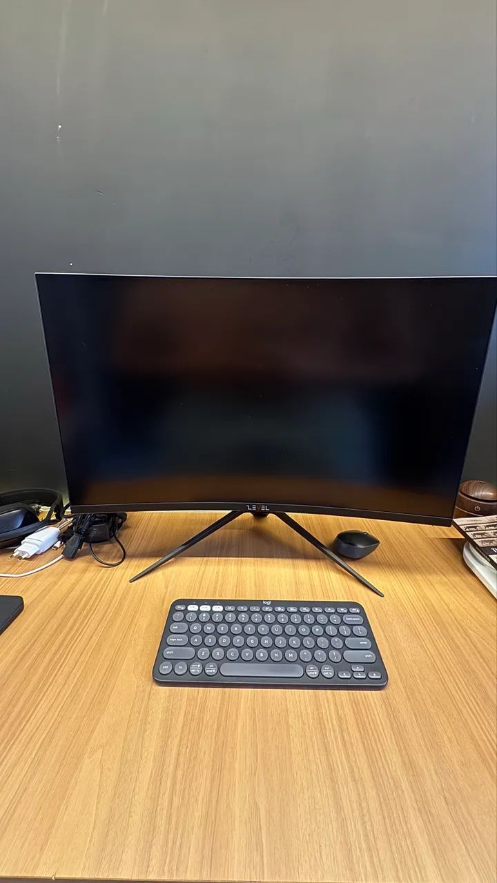 Monitor Level 240hz 27? Curvo