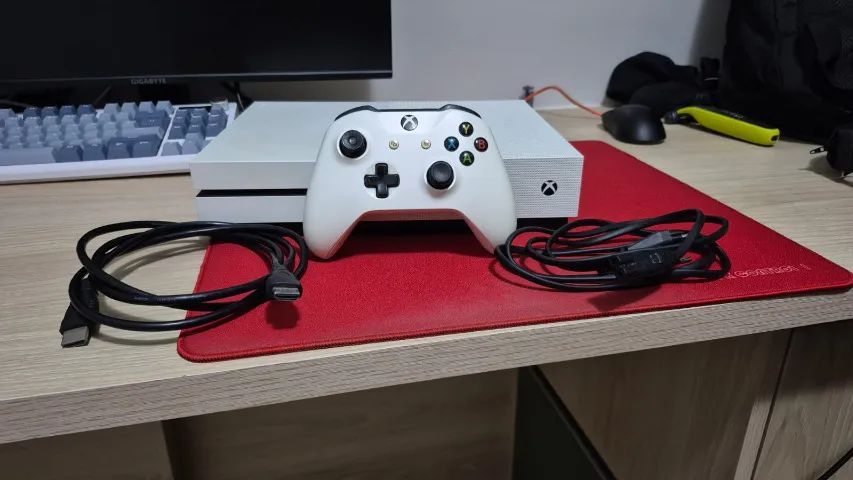 Console Xbox One S 1TB - Funcionando Perfeitamente + Cabos
