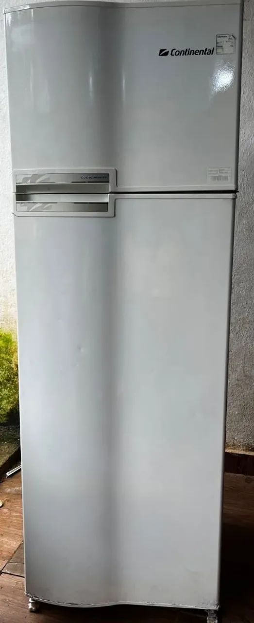 Geladeira continental 