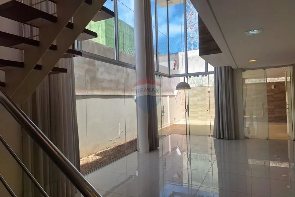 casa com 4 quartos sendo 2 suítes - Foto 4