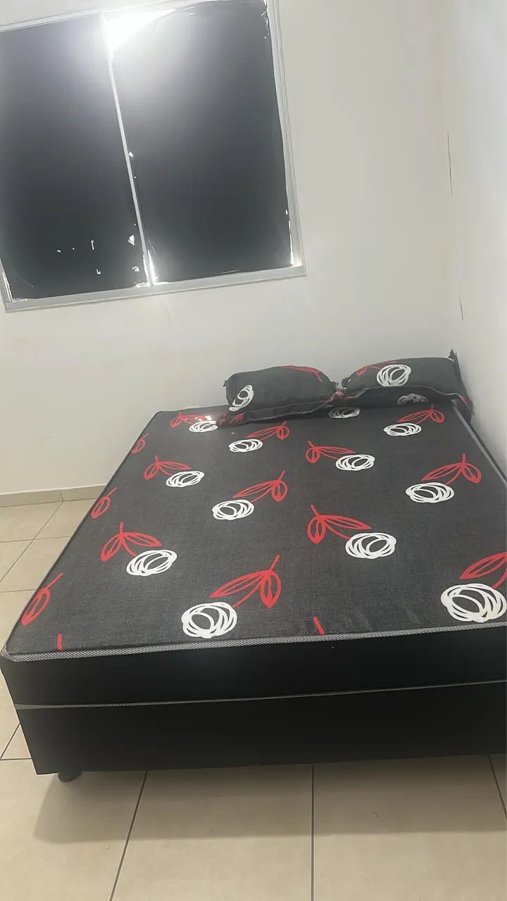 Cama de casal comprada há uma semana 