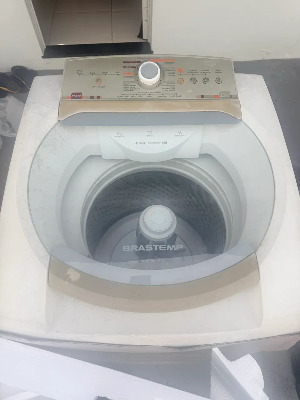 Vende-se máquina de lavar roupas com defeito
