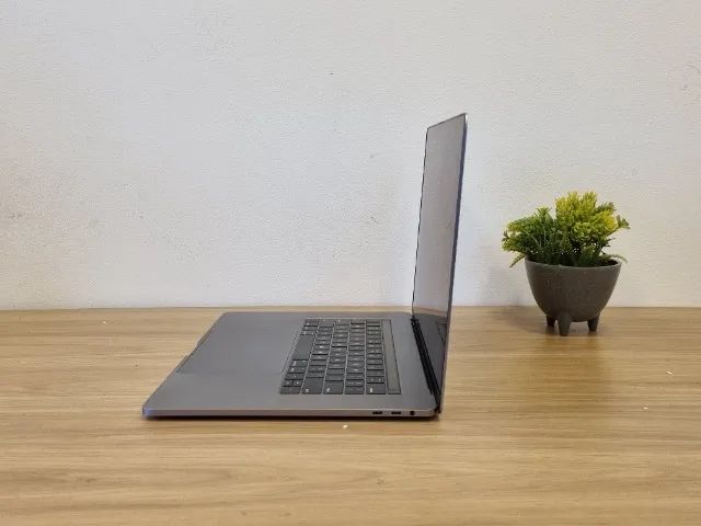 Apple MacBook Pro 2019 TouchBar | Core i5 | Quad Core | 256GB SSD