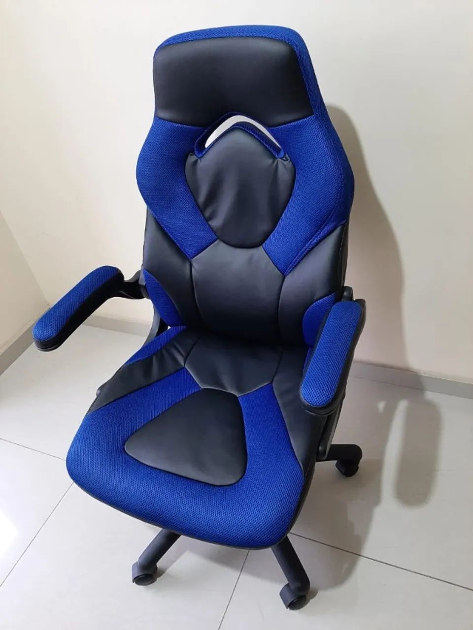 Cadeira de Escritório Just Home Collection (Gamer) c/ Regulagem de Altura Cor Azul e Preto - Foto 5