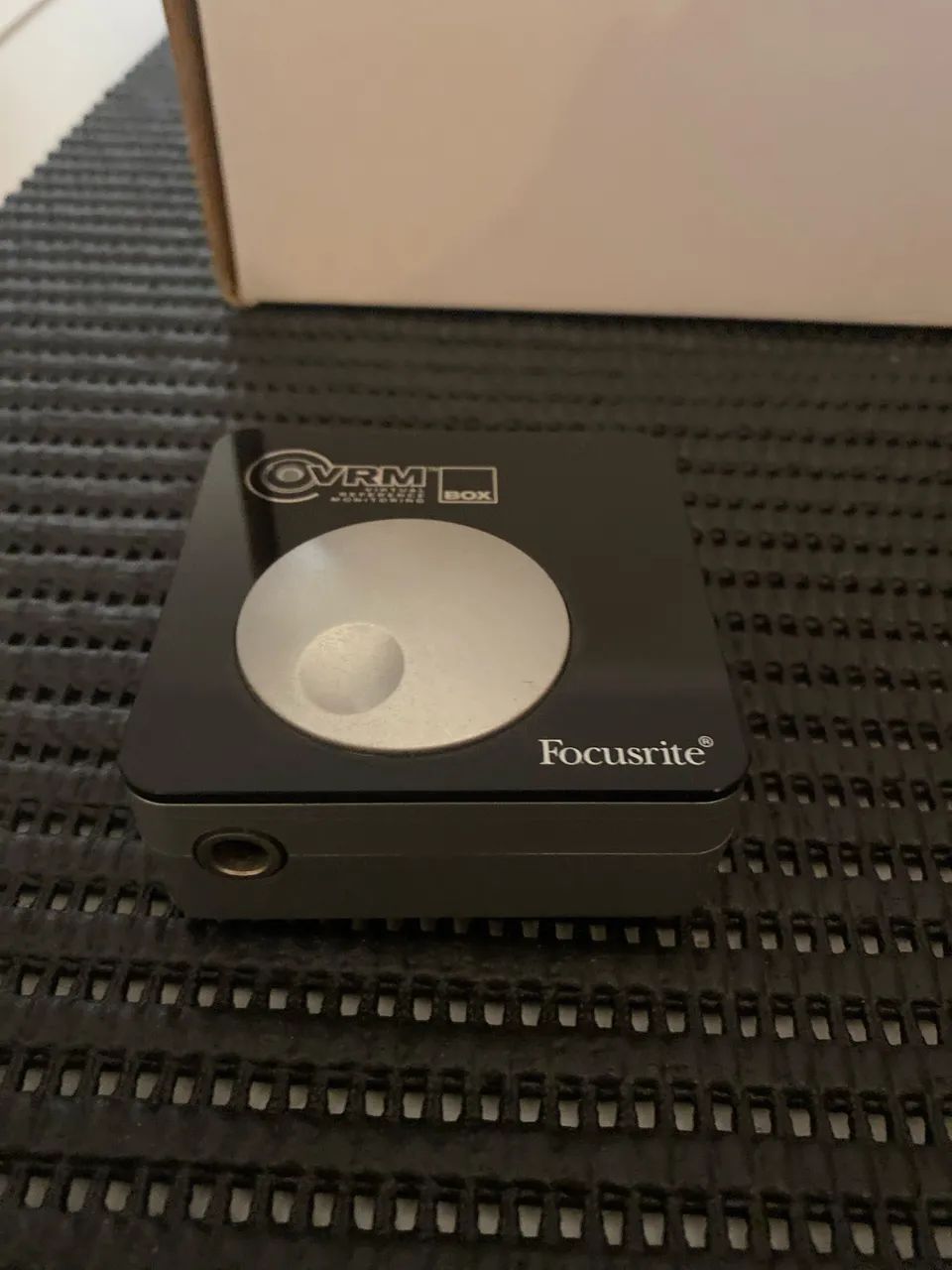 Interface De Áudio Usb Vrm Box - Focusrite Cor Preto - Foto 2