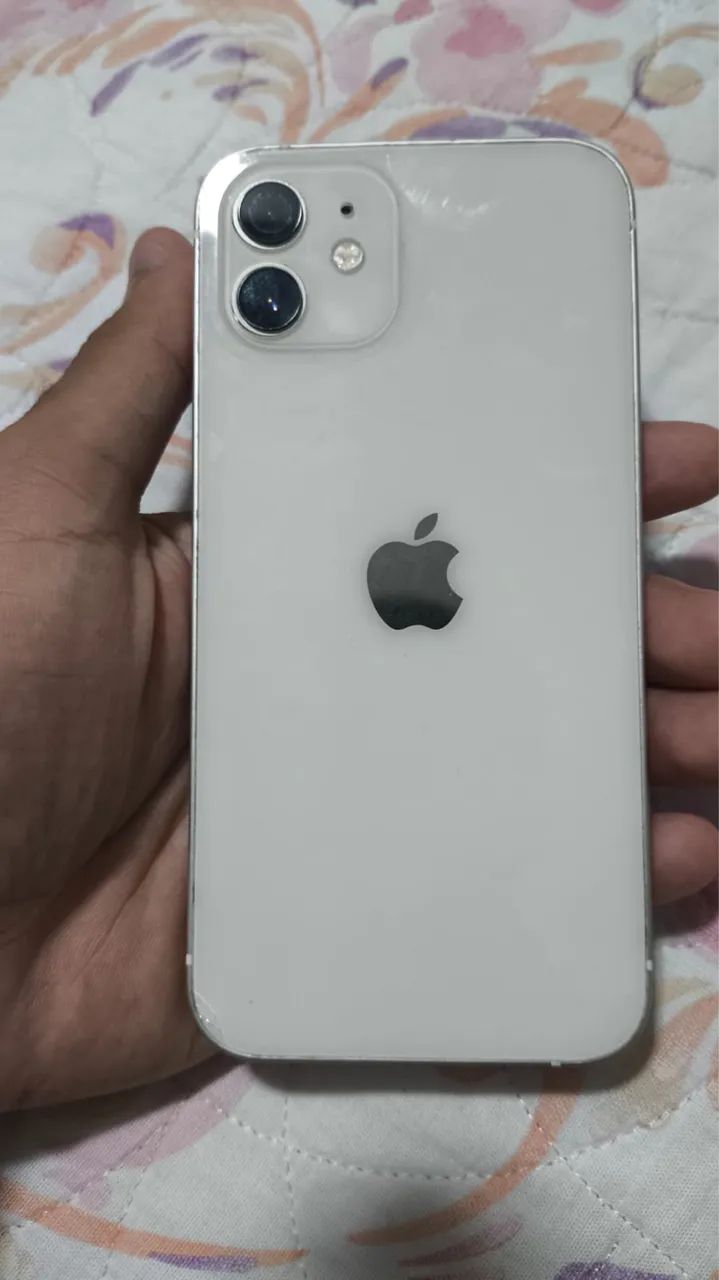 iPhone 12 64g troco em iPhone 11 Pro e pro max  - Foto 2