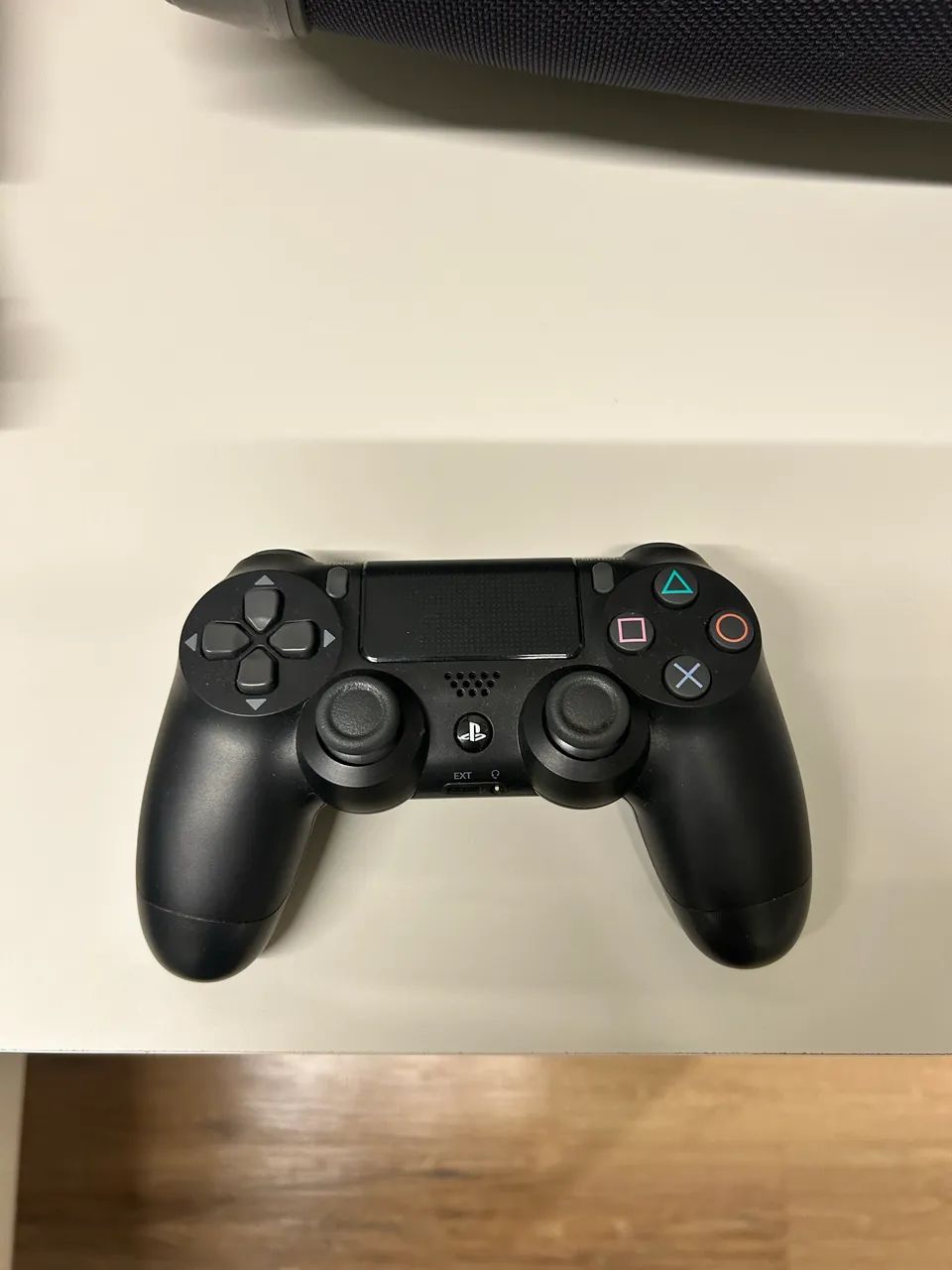 controle de PS4 novinho 