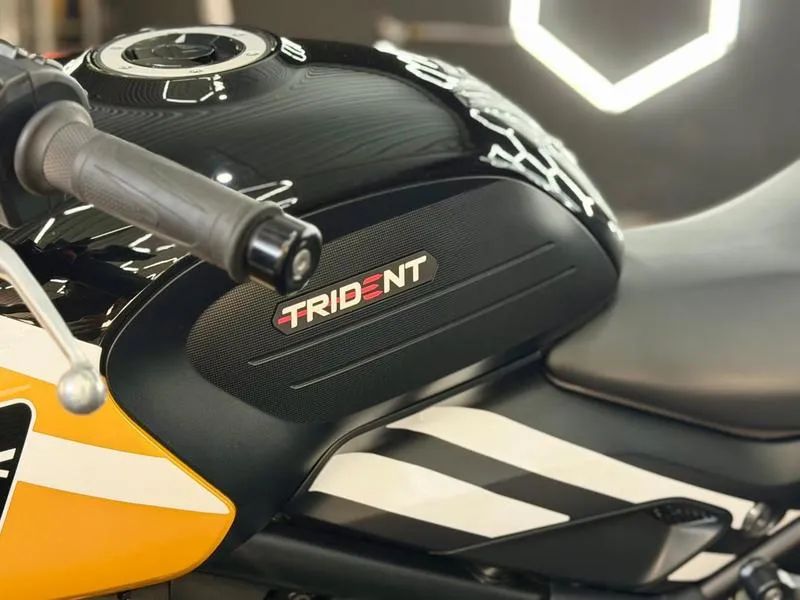 TRIUMPH TRIDENT 660 2026 - Foto 4