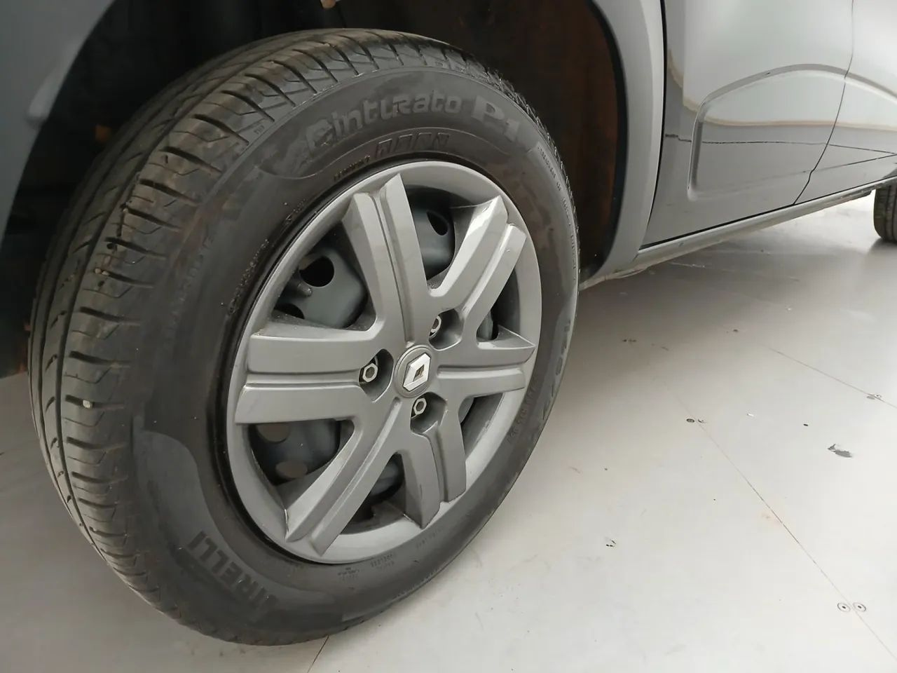Renault Kwid 1.0 Zen, foto 14 de 18