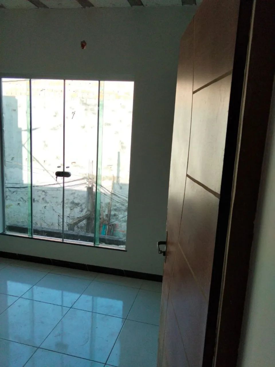 Alugo casa na entrada da vila - Foto 4