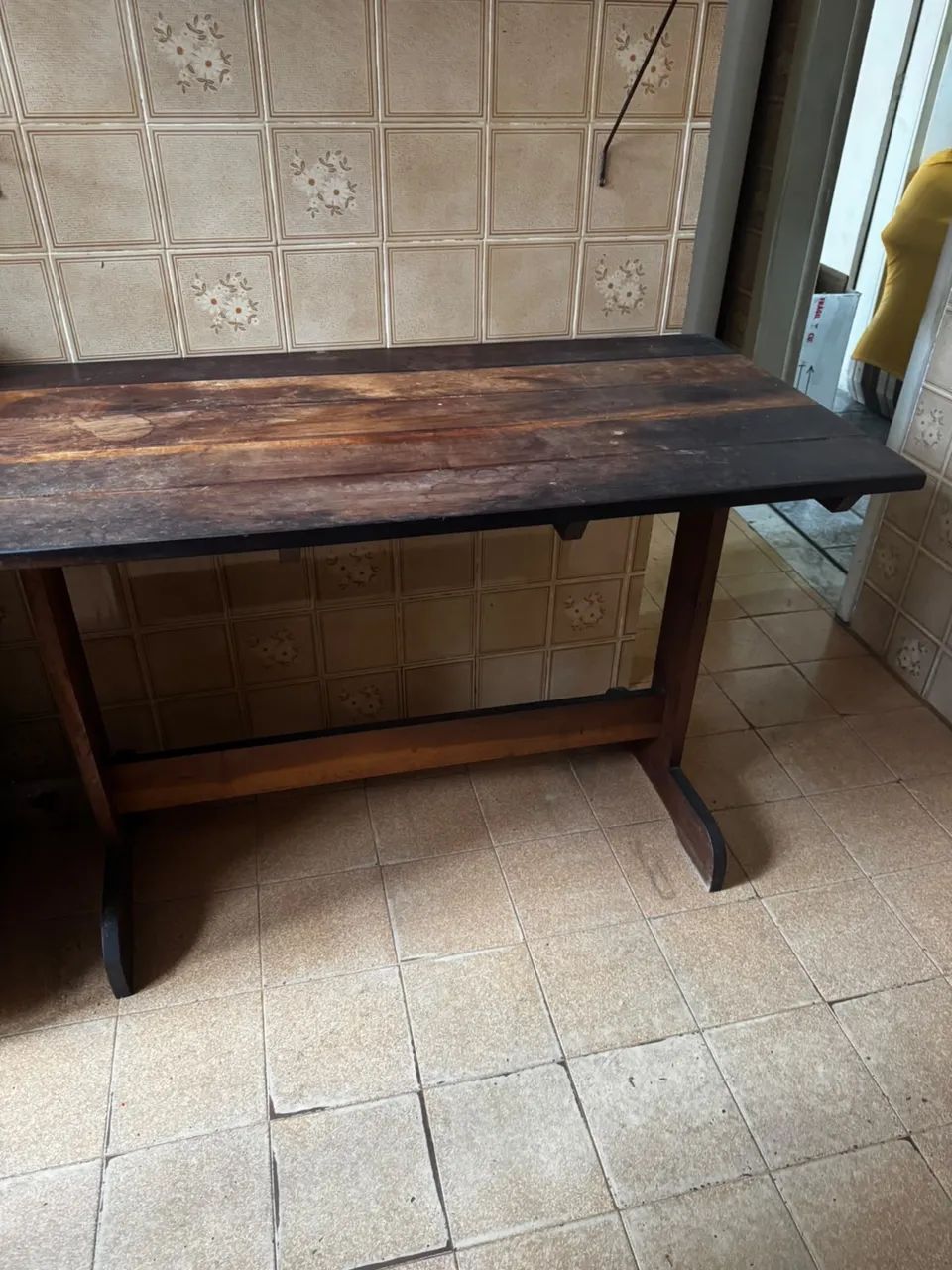 Mesa de madeira antiga 