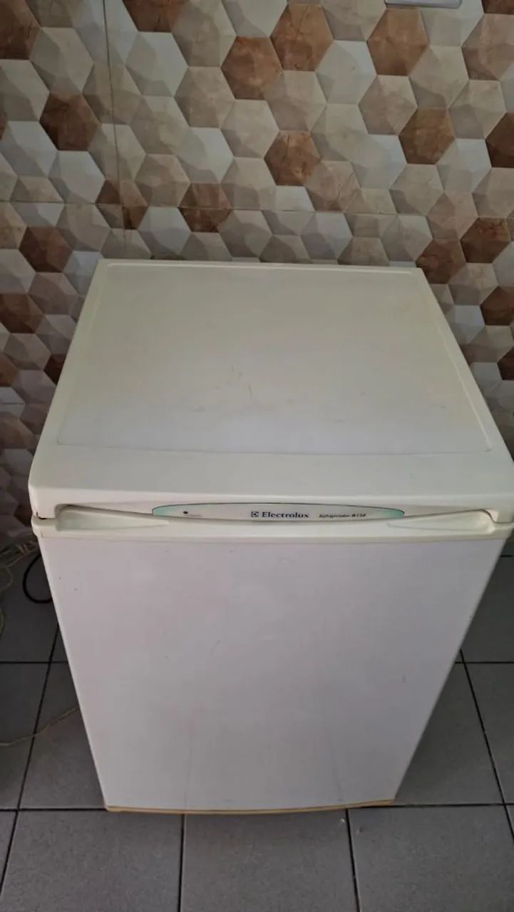 Mini geladeira usada 110v - Foto 2