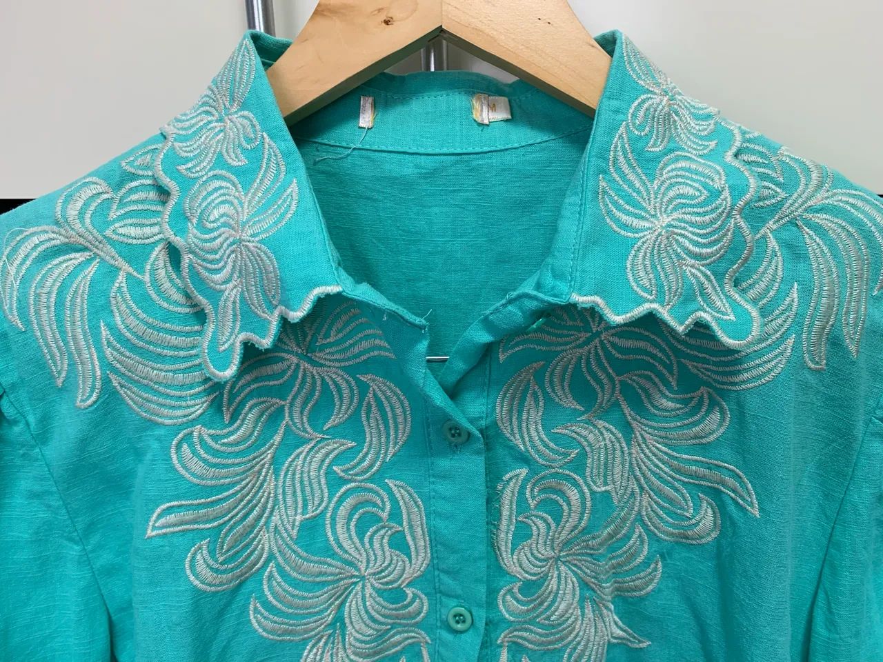 Camisa Feminina Bordada - Tam. M | Nova | 100% Algodão - Foto 2