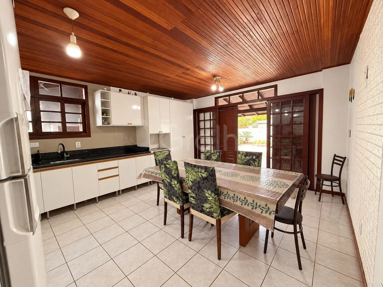 Casa de 209m² com 3 dormitórios sendo 1 suíte no Morro das Pedras. - Foto 3