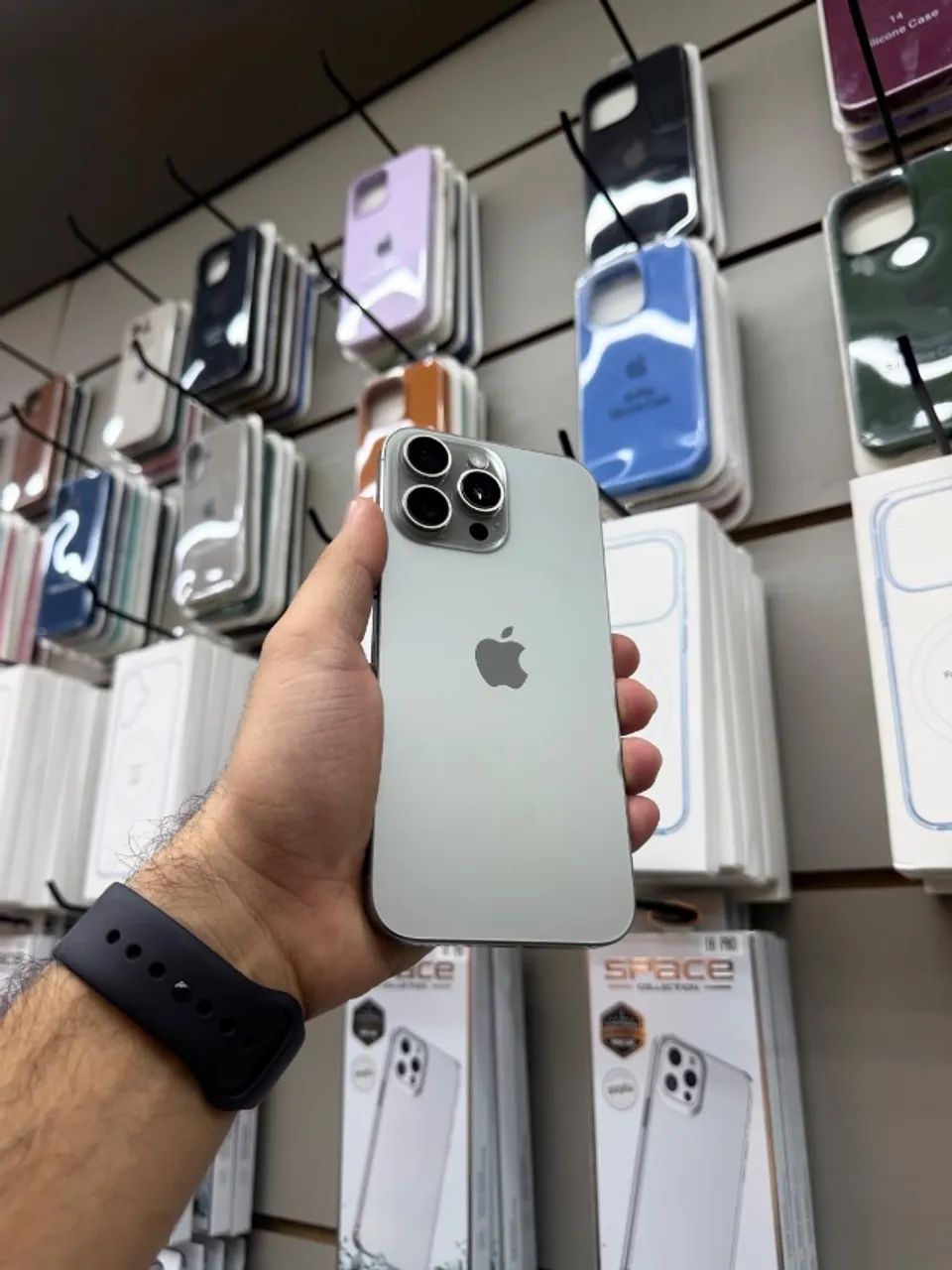 iPhone 16 Pro Max Semi Novo - Foto 2