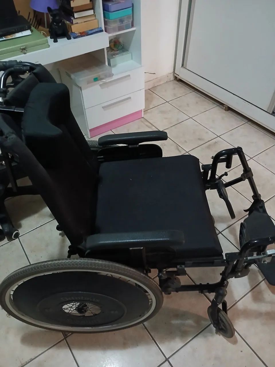 Vendo cadeira de rodas 