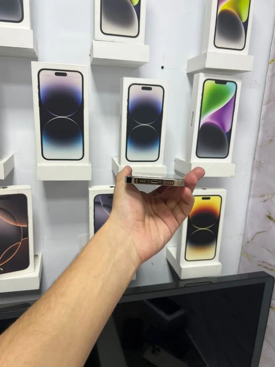 IPHONE 14 PRO 128GB GOLD - Foto 4