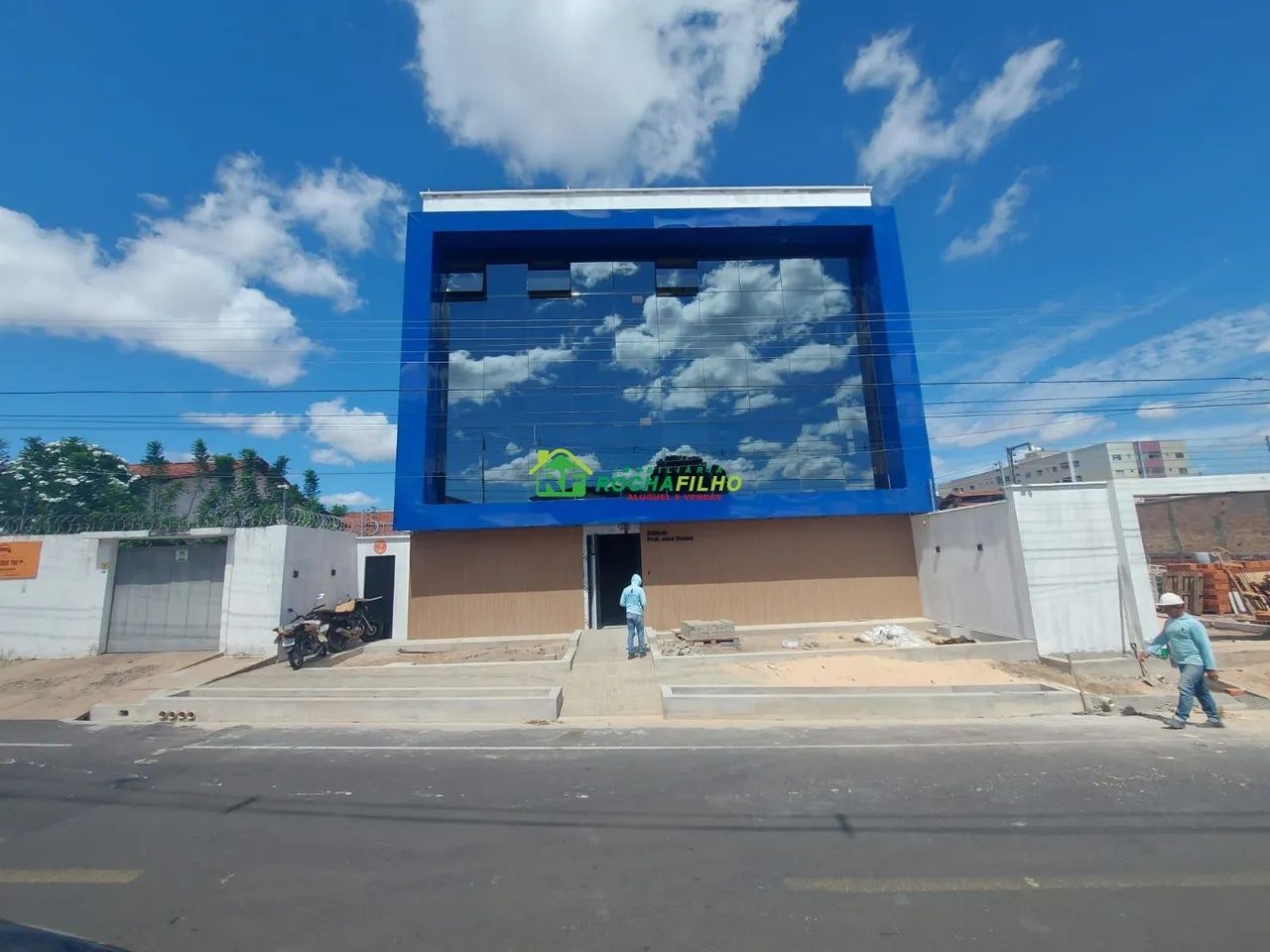 SALAS COMERCIAIS NO BAIRRO ININGA.