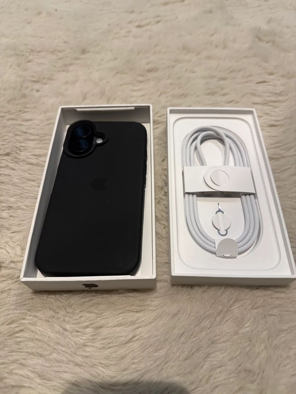 Celular iPhone 16 128 giga preto novo