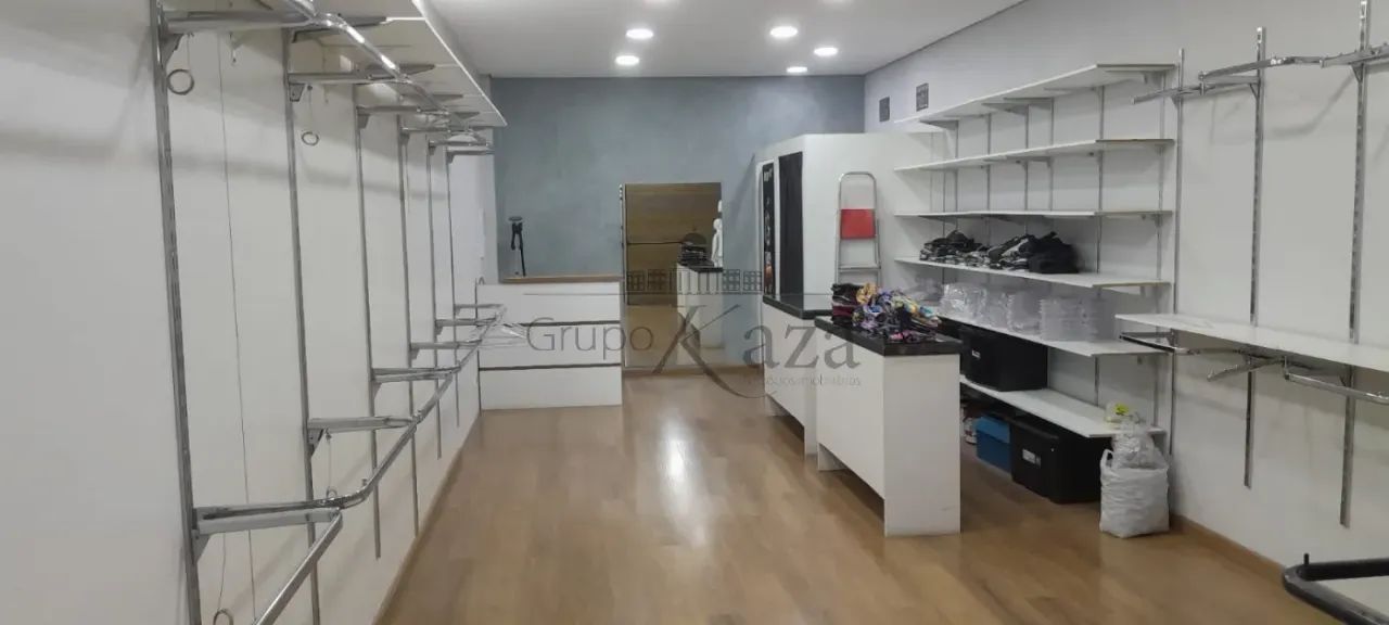 Loja Comercial - Shopping Centro - 42m².