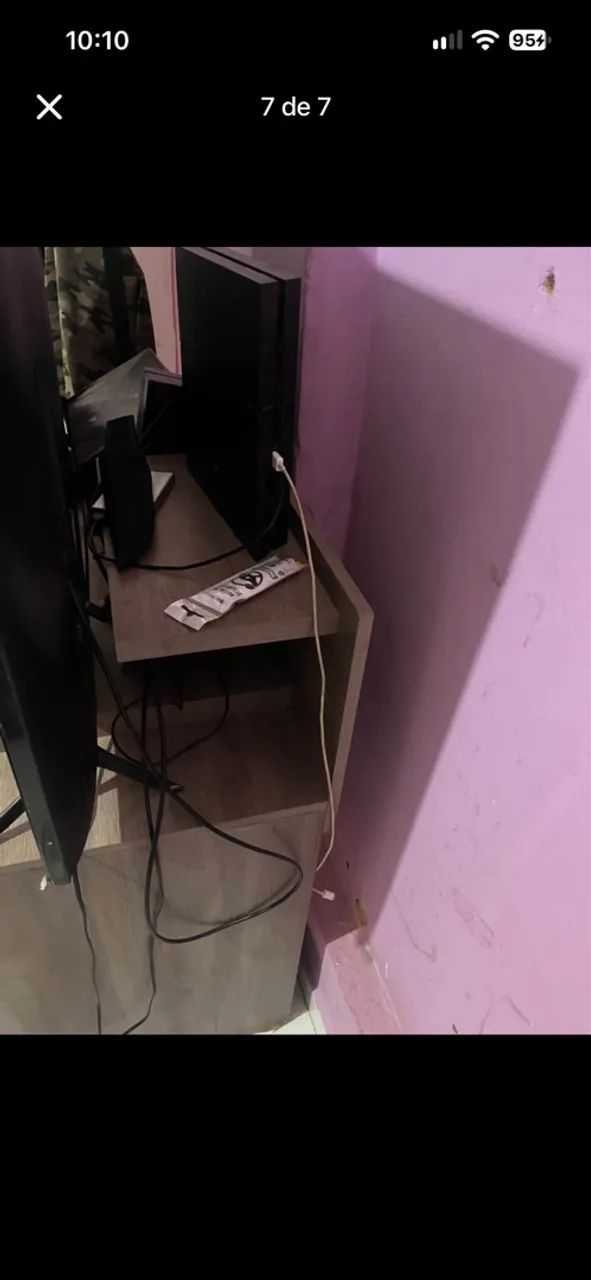 Escrivaninha semi nova 