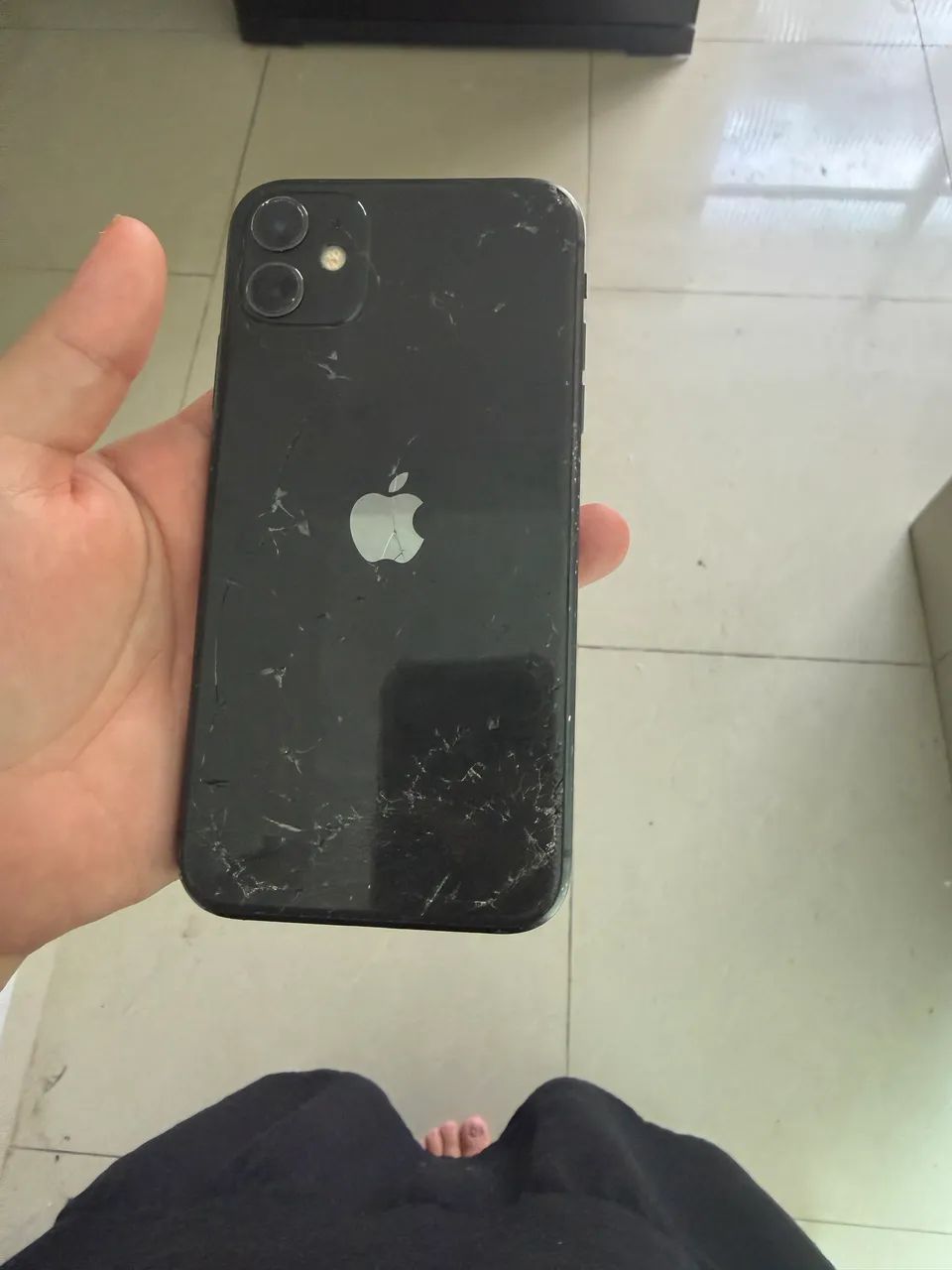 IPhone 11 ( acompanha caixa e carregador) - Foto 2