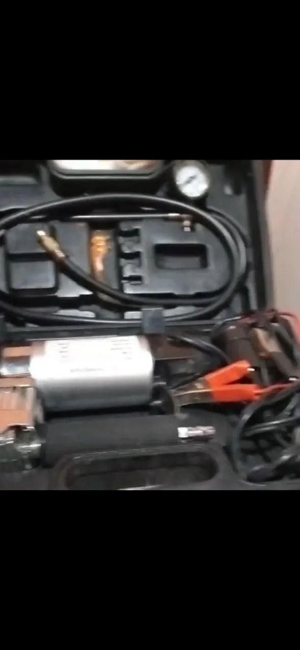 VENDE-SE  CARREGADOR DE BATERIAS E COMPRESSOR PARA PNEU - Foto 2