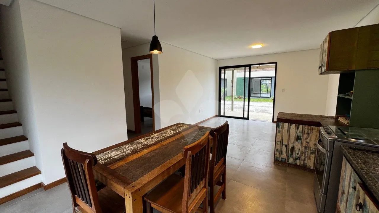 Casa 3 dormitórios ( sendo 2 suítes), Bairro Encantada- Garopaba/SC - Foto 4