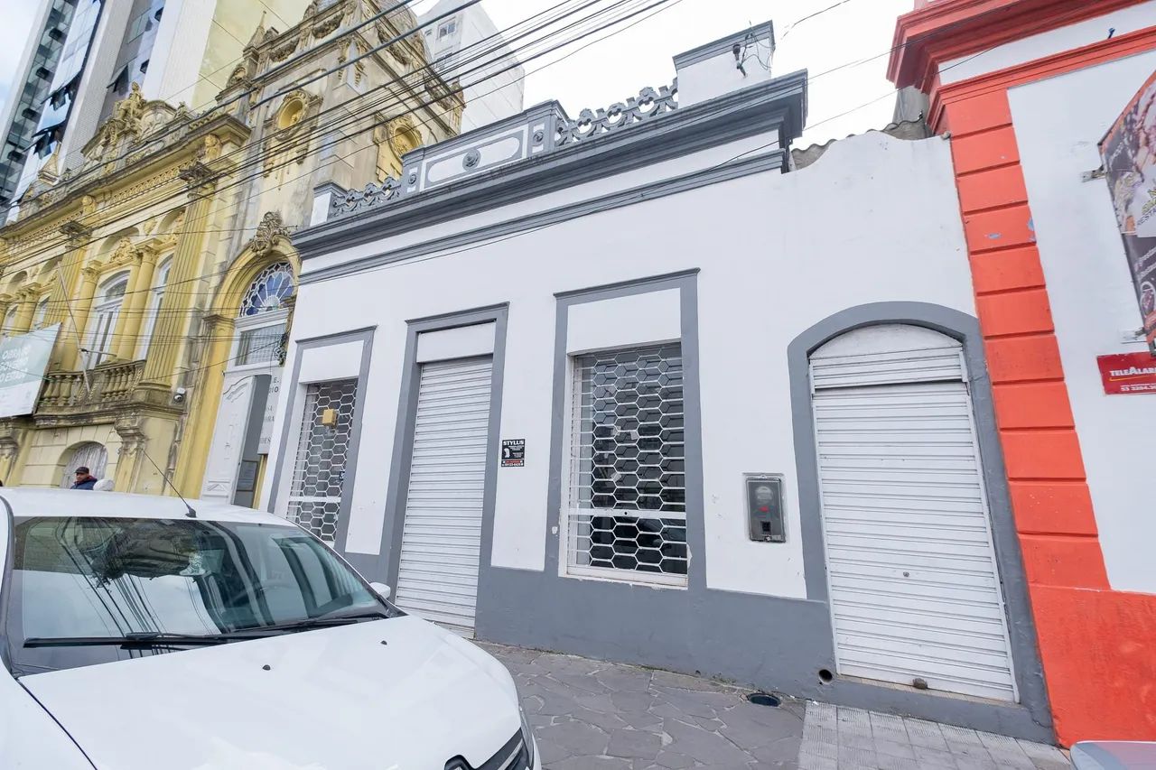 Prédio comercial para aluguel no Centro de Pelotas RS com alta visibilidade e excelente fl