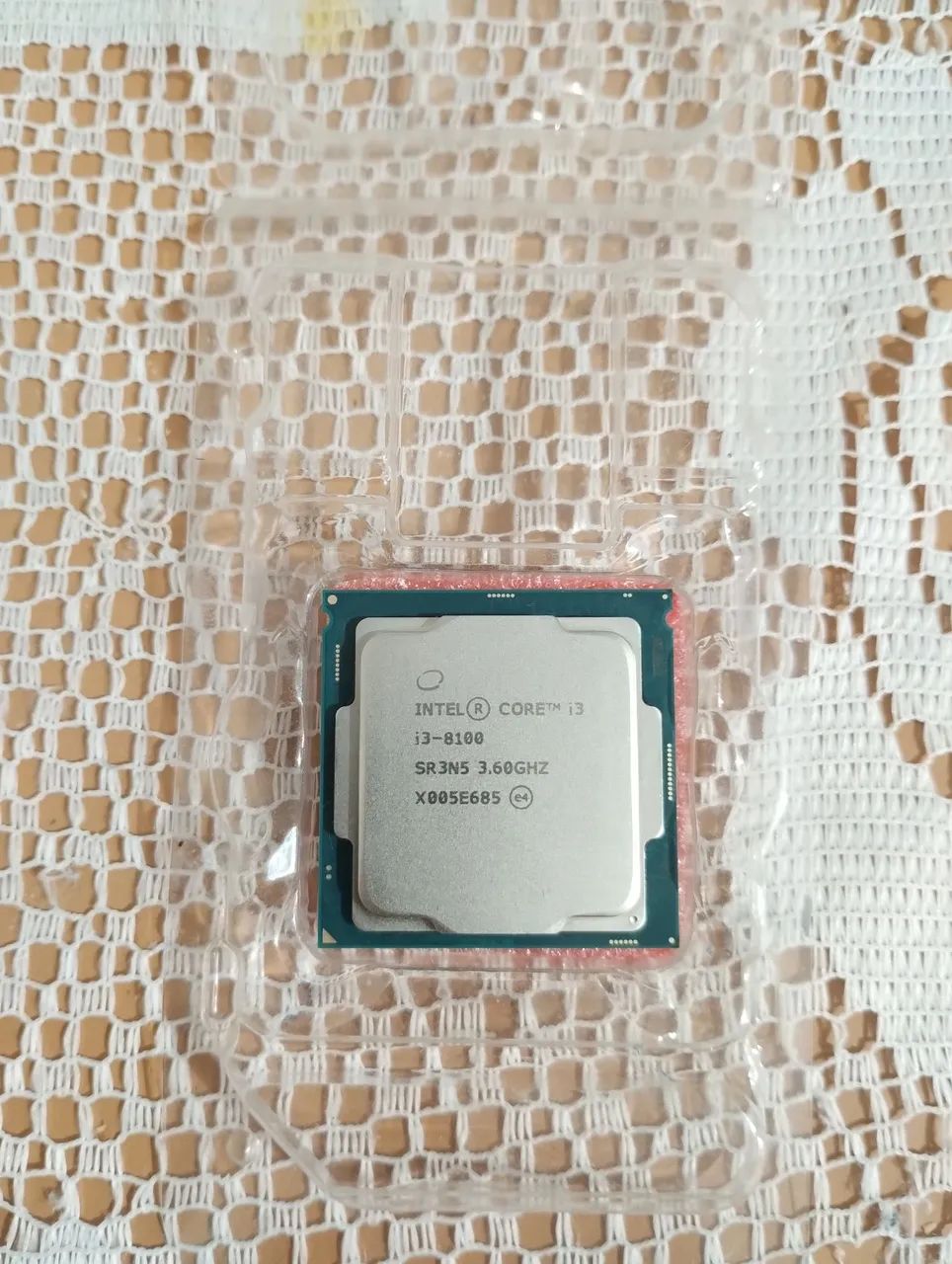Vendo Intel core i3-8100, funcionando perfeitamente. 