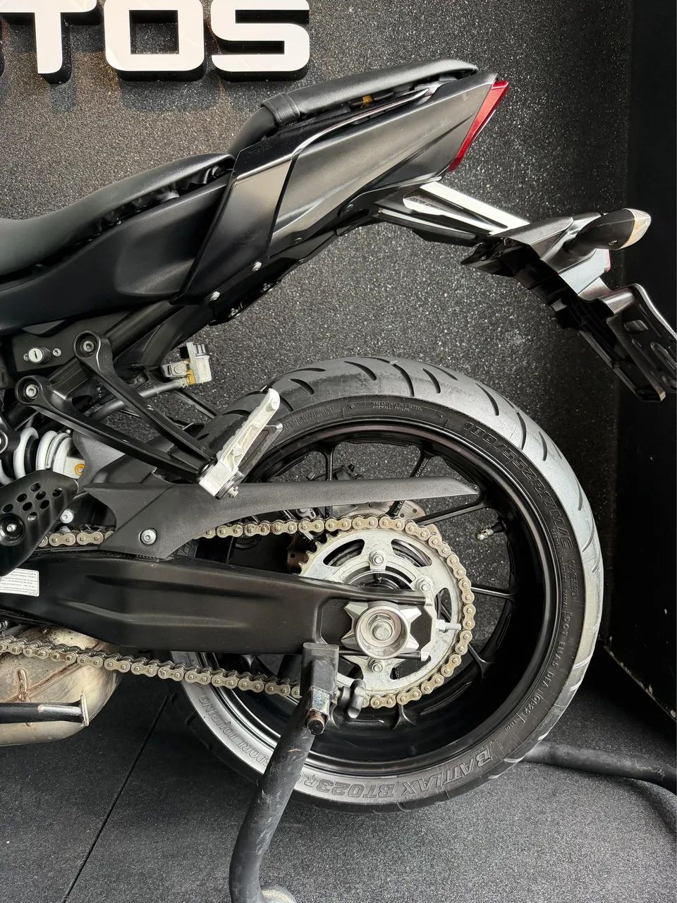 YAMAHA MT 07 - 2023  - Foto 4
