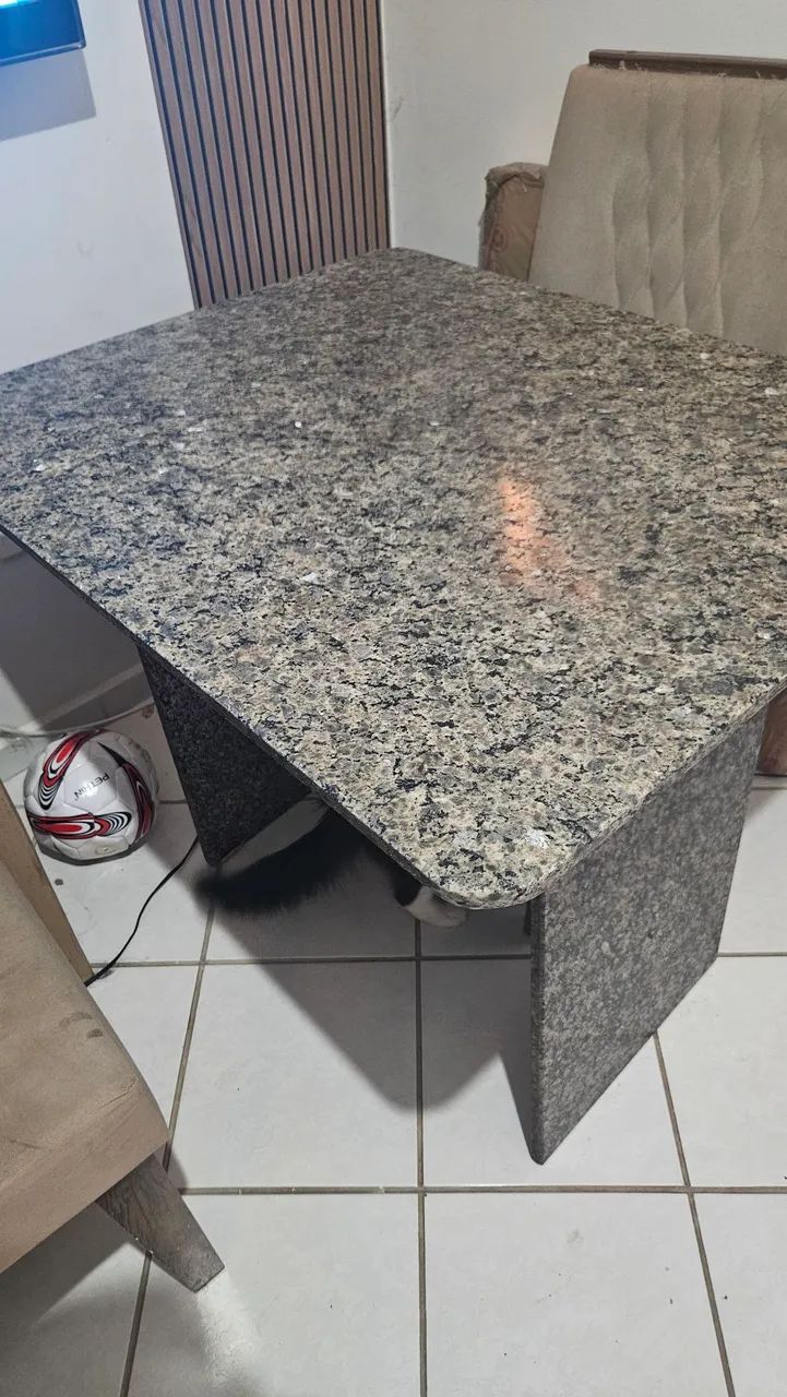 MESA DE MÁRMORE