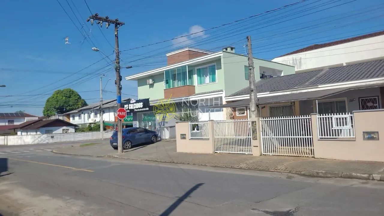 Oportunidade: Casa comercial e residencial + dois geminados - Foto 2