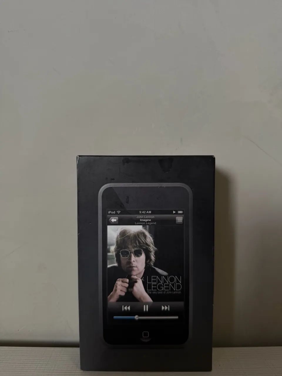iPod touch 1ª Geração 32GB ? Lennon Legend Edition - Celulares e
