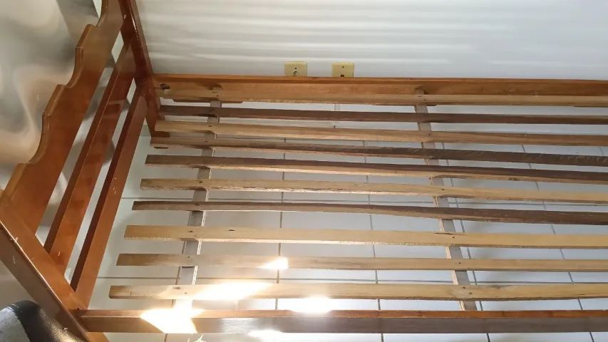 Cama Solteiro Madeira Raro Oportunidade - Foto 4