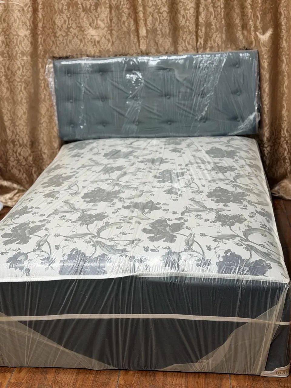Camas de casal e solteiro box